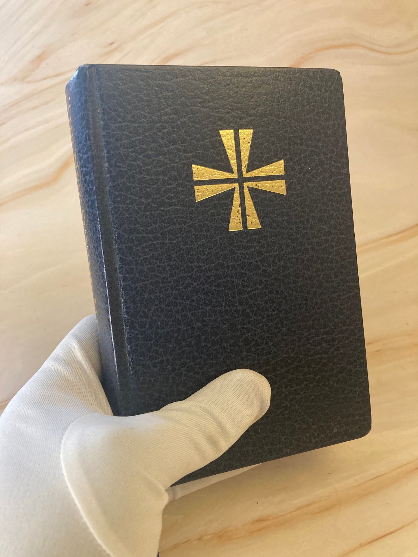 1984 The New Sunday Missal book Geoffrey Chapman Holy Mass - Ref x316