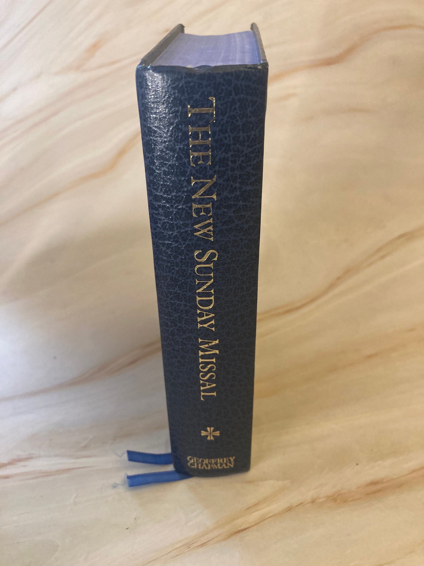 1984 The New Sunday Missal book Geoffrey Chapman Holy Mass - Ref x316