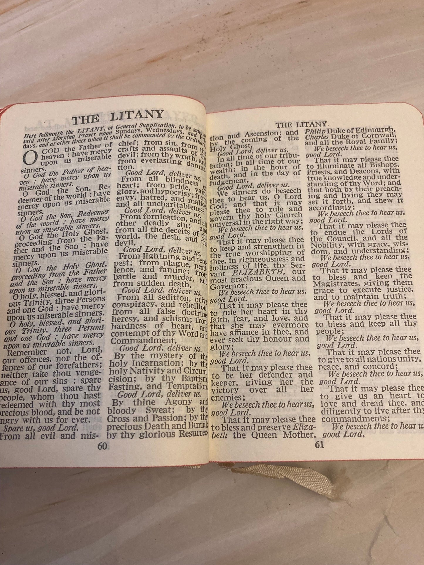 Pocket White Common Prayer book Church Hymns - Ref x308
