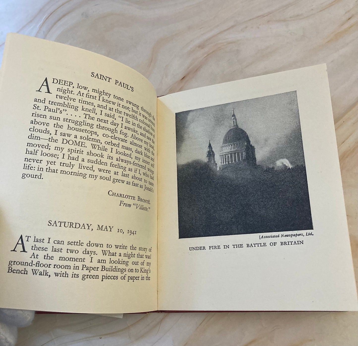 In Praise of London book 1947 - An Anthology of Friends by Neville Hilditch - (Ref x327)