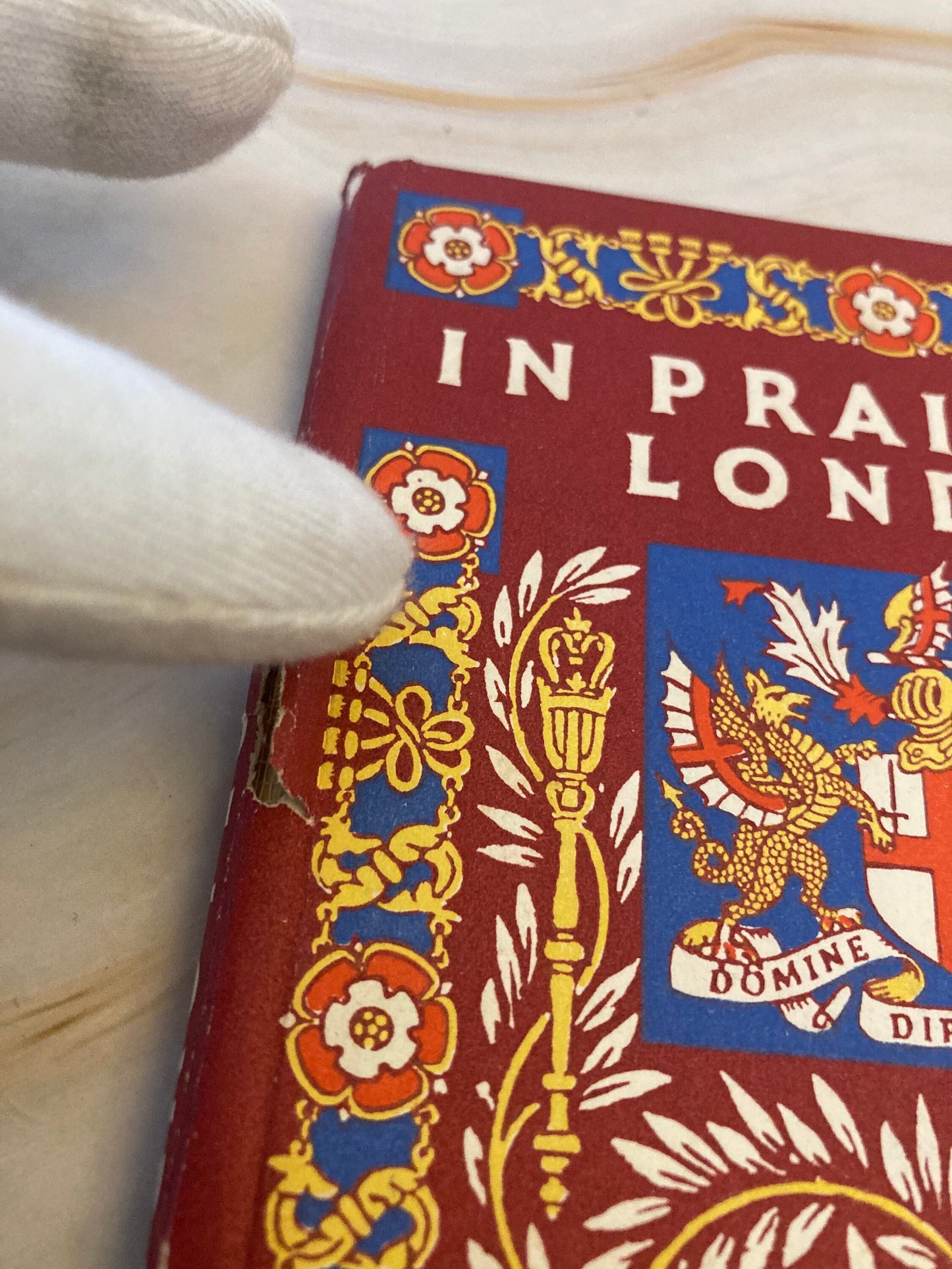 In Praise of London book 1947 - An Anthology of Friends by Neville Hilditch - (Ref x327)
