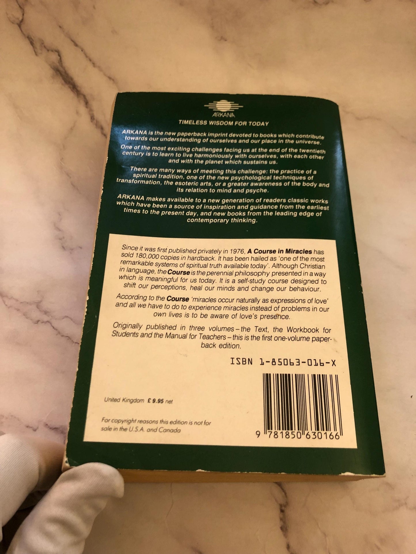 A Course in Miracles book Arkana - (Ref x386)