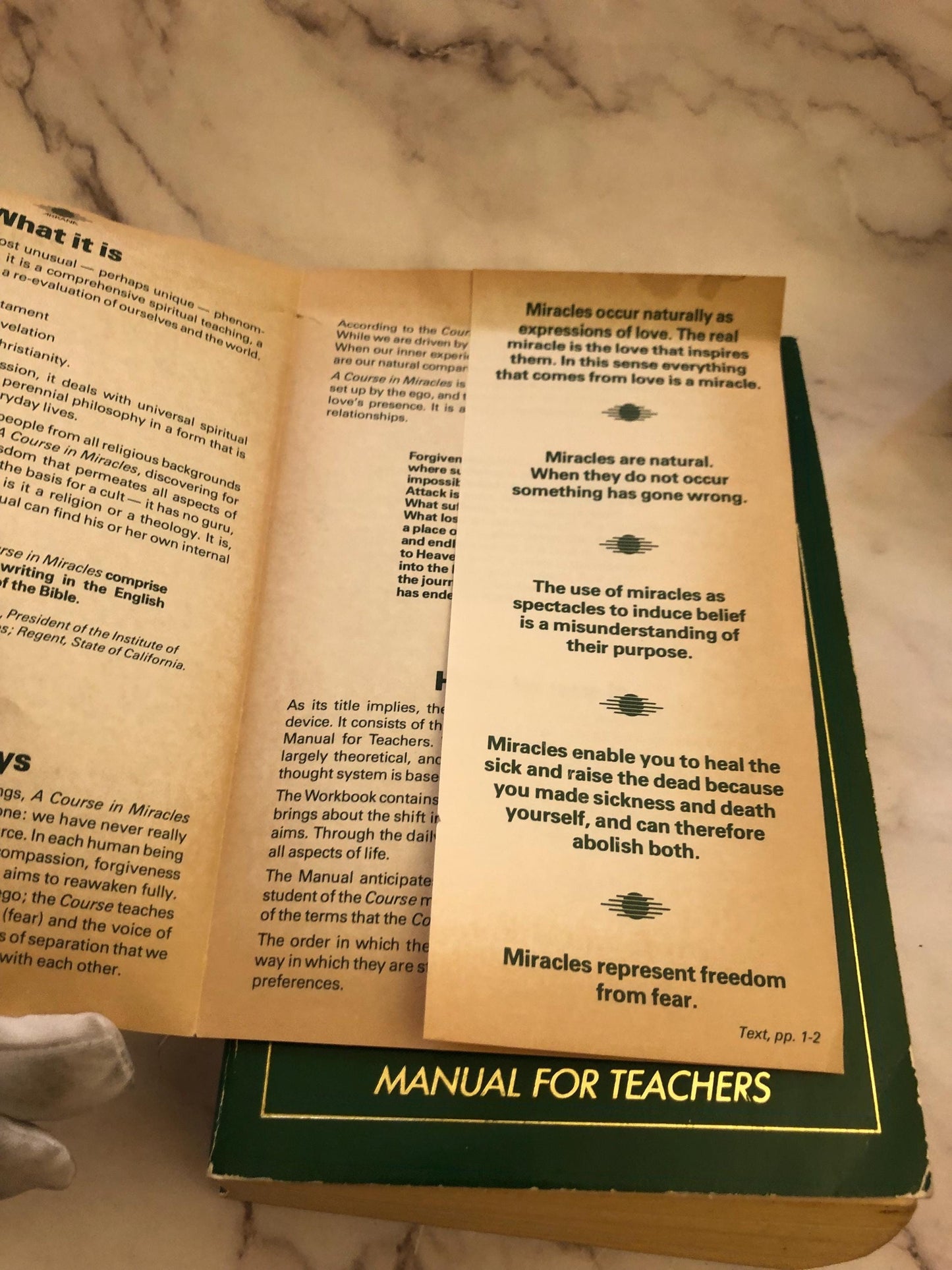 A Course in Miracles book Arkana - (Ref x386)