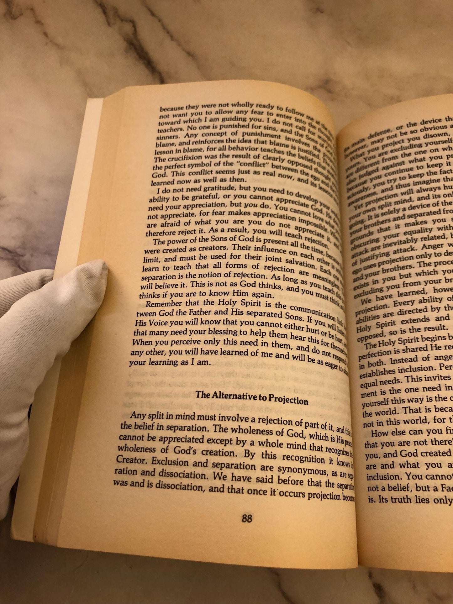 A Course in Miracles book Arkana - (Ref x386)