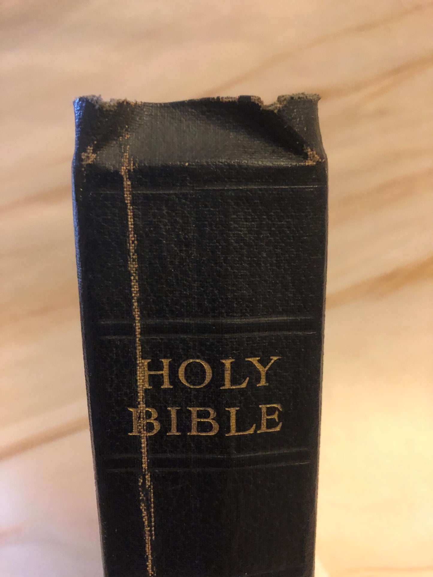 1941 Vintage Holy Bible with Index Tabs - (Ref x416)