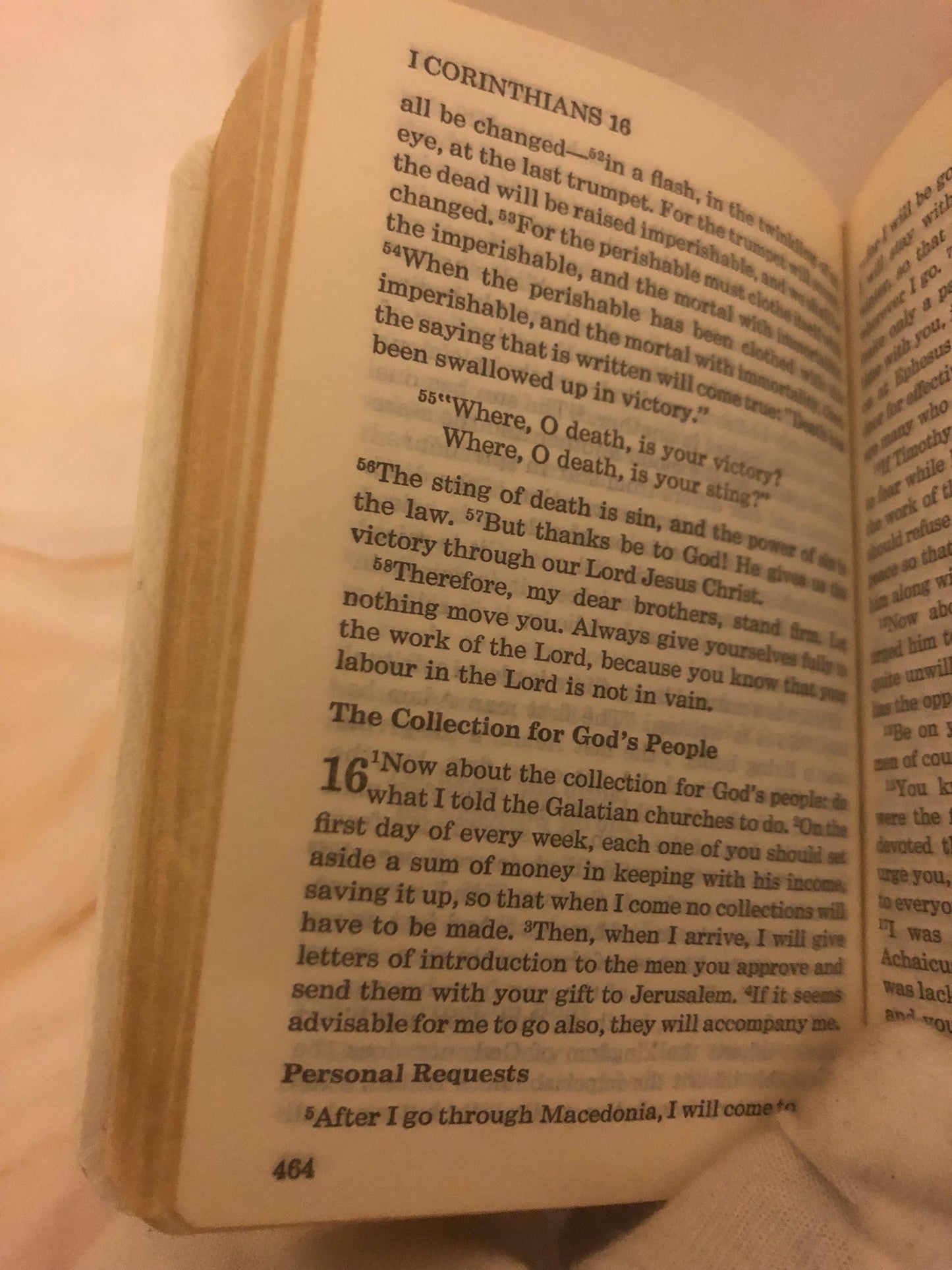 1975 Gideon NIV New Testament Mini Bible White Faux Leather - Ref x489