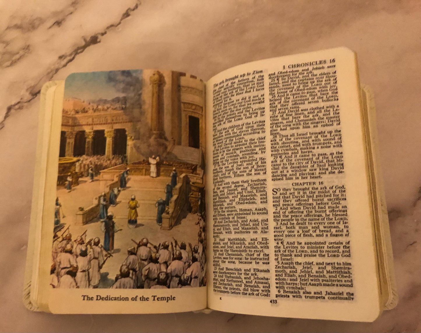 Vintage White Leather Holy Bible Illustrated Christian Gift Small Bible Antique Style Bible - Ref x512