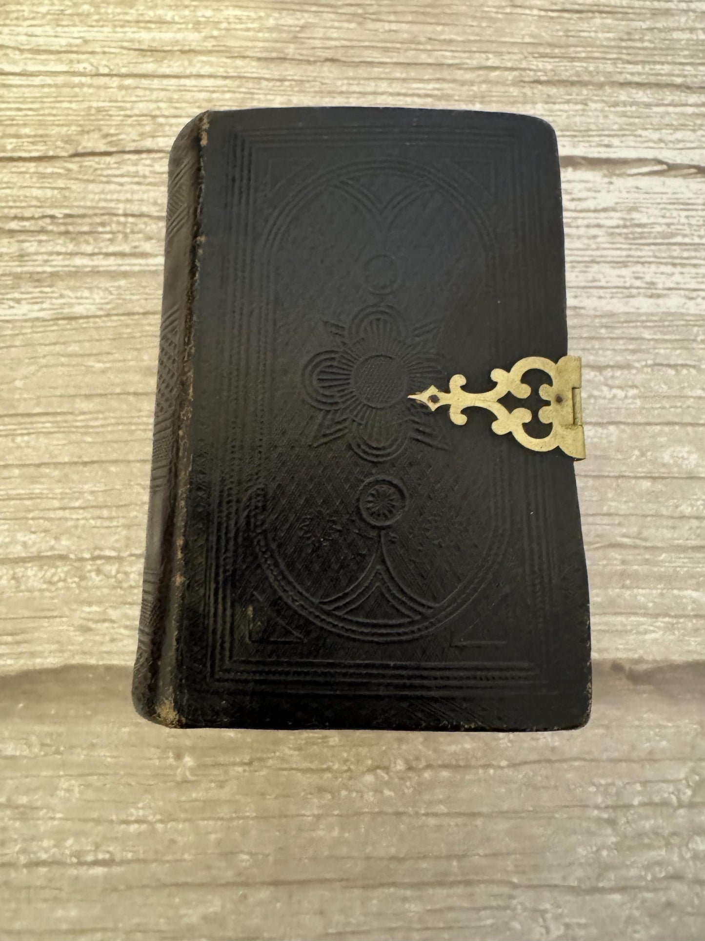 1855 Antique Pocket New Testament Bible & Church Services Prayer Book with Brass Clasp - Ref x712