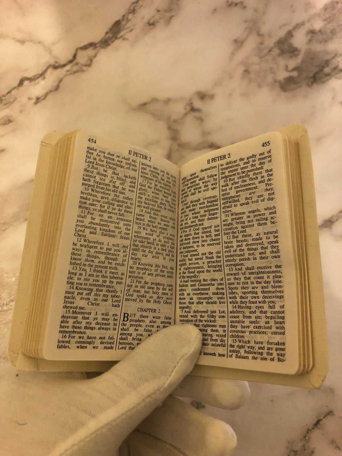 White Vest Pocket New Testament Psalms and Proverbs Bible - Ref x505