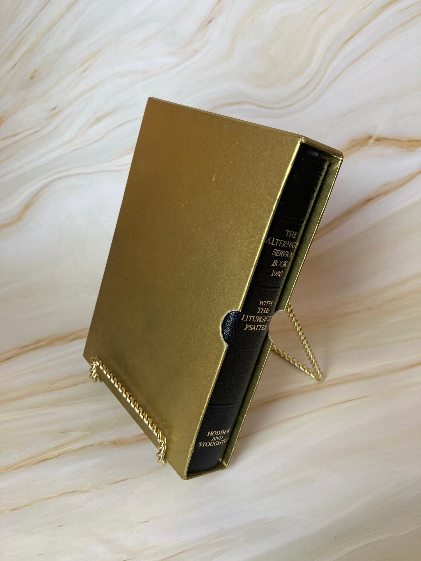 The alternative service book 1980 hodder and loughton - black bonded leather gold case (ref x6)