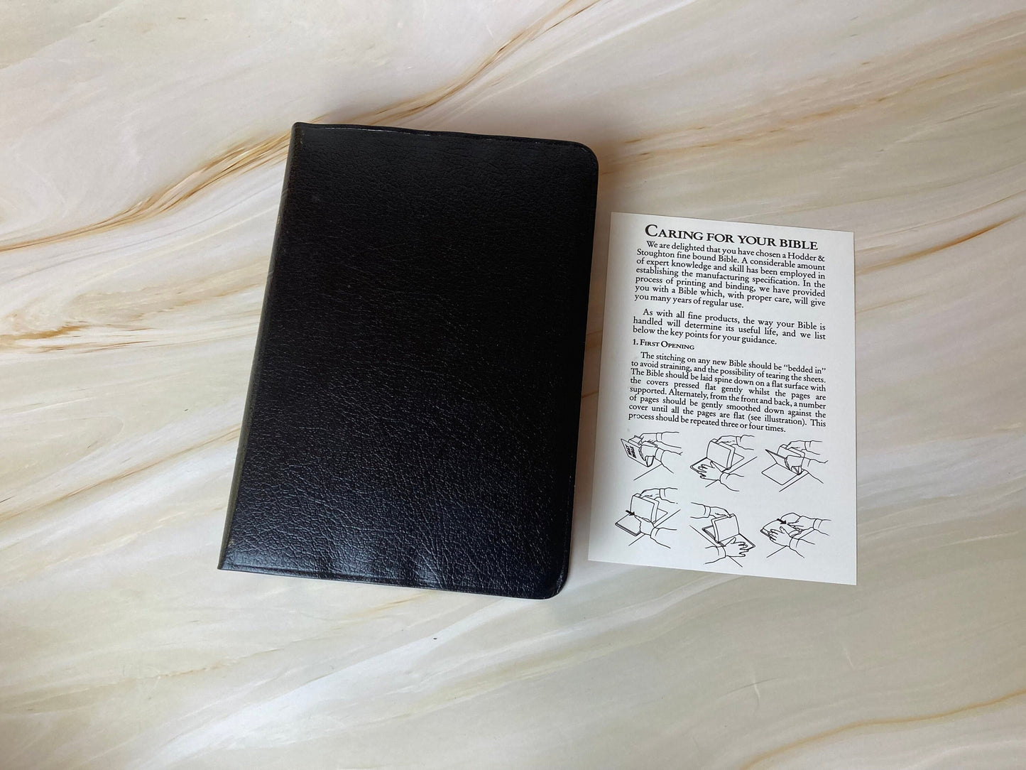 The alternative service book 1980 hodder and loughton - black bonded leather gold case (ref x6)