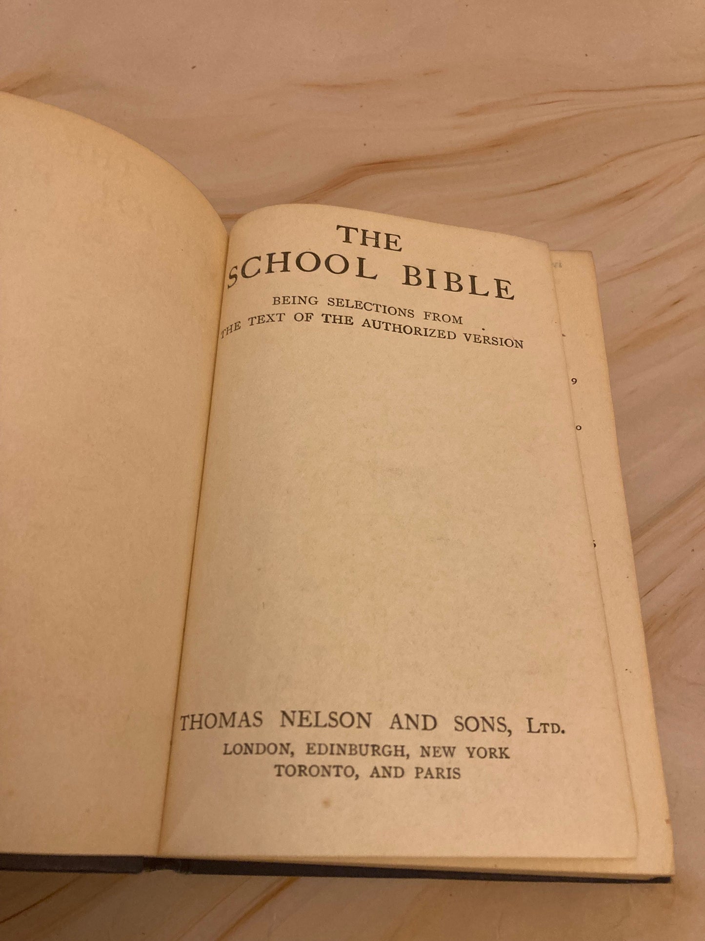The school bible - rare bible nelson 1900s - (ref 37)