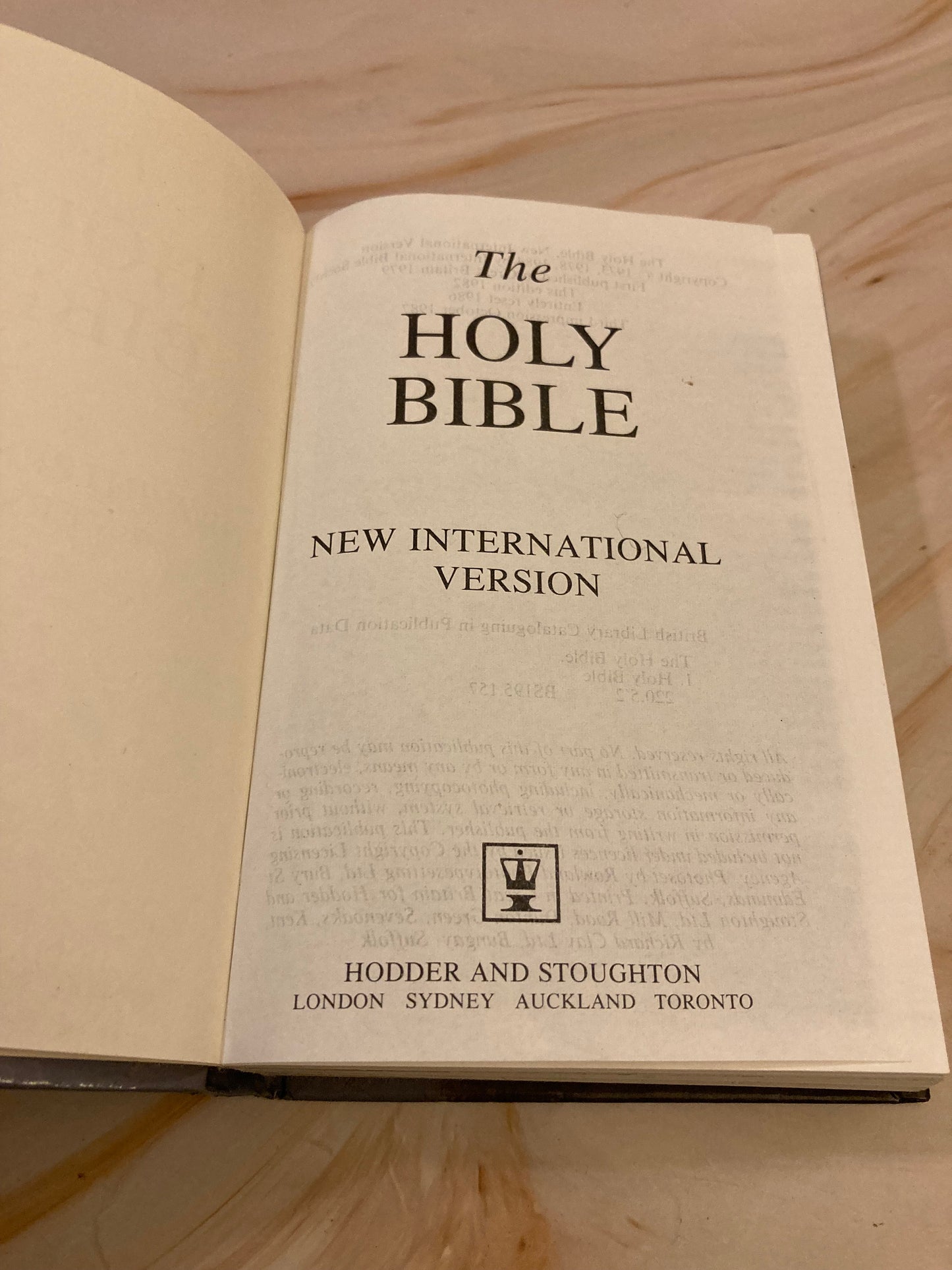 1987 illustrated Holy Bible NIV Hardback - (Ref x218)