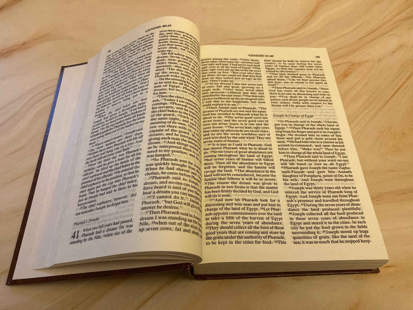 Gideon Holy Bible 1992 - Brown Hardback Vintage Bible - (Ref X7)