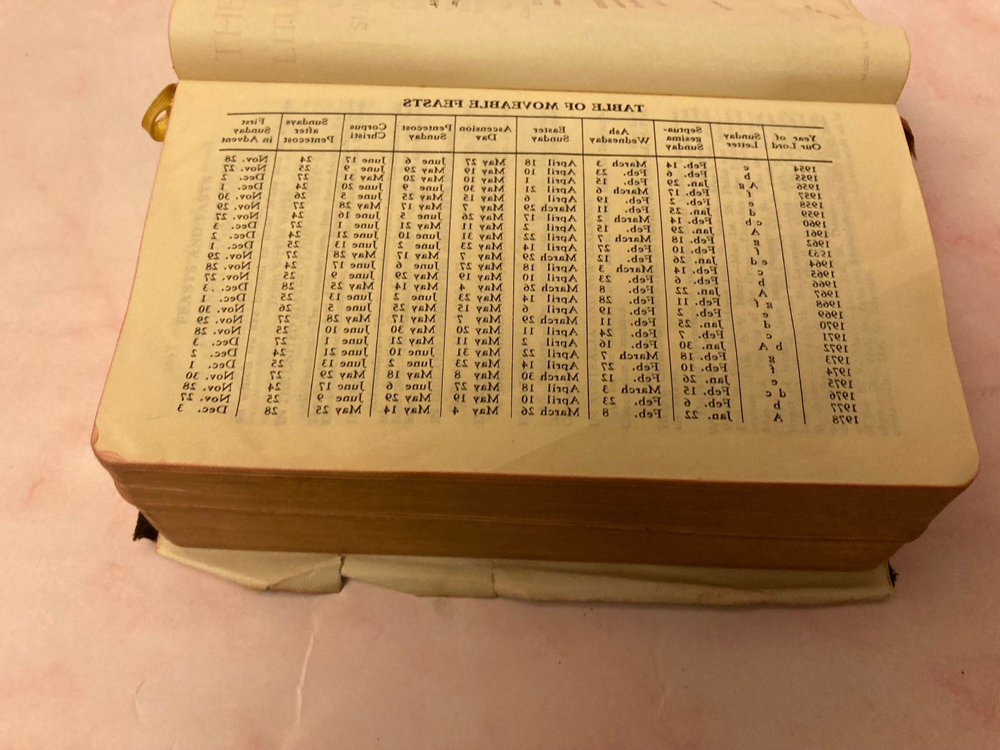 1954 Vintage The Daily Missal and Liturgical Manual with Hymns book - (Ref x198)