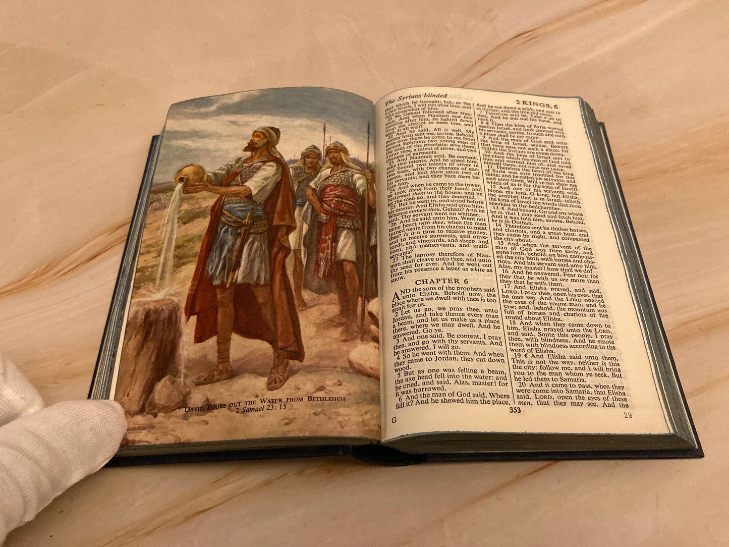 Small Vintage Blue King James Version Holy Bible Illustrated Hardcover - Ref x304