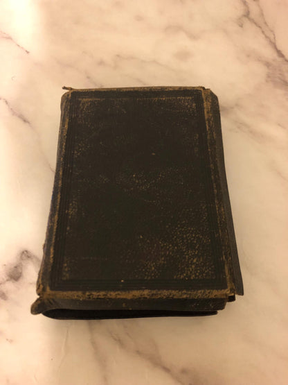 Vintage Holy Bible - Ref x371