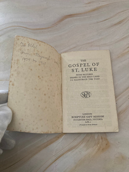 1939 The Gospel of St. Luke book with Illustrations Pictures Vintage Bible - (Ref x330)