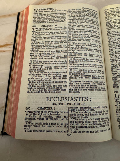 1945 Holy Bible Illustrated King James Version Vintage - Ref X679