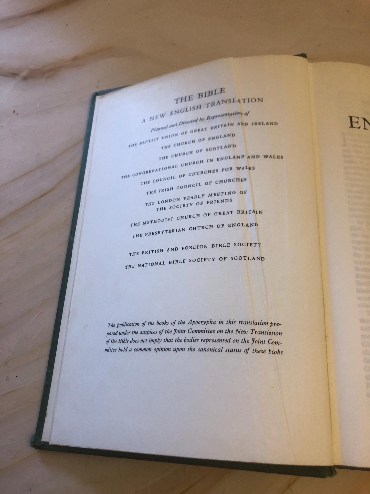 1970 New English Bible with Apocrypha – Vintage Bible – Christian Study Book - (Ref x430)