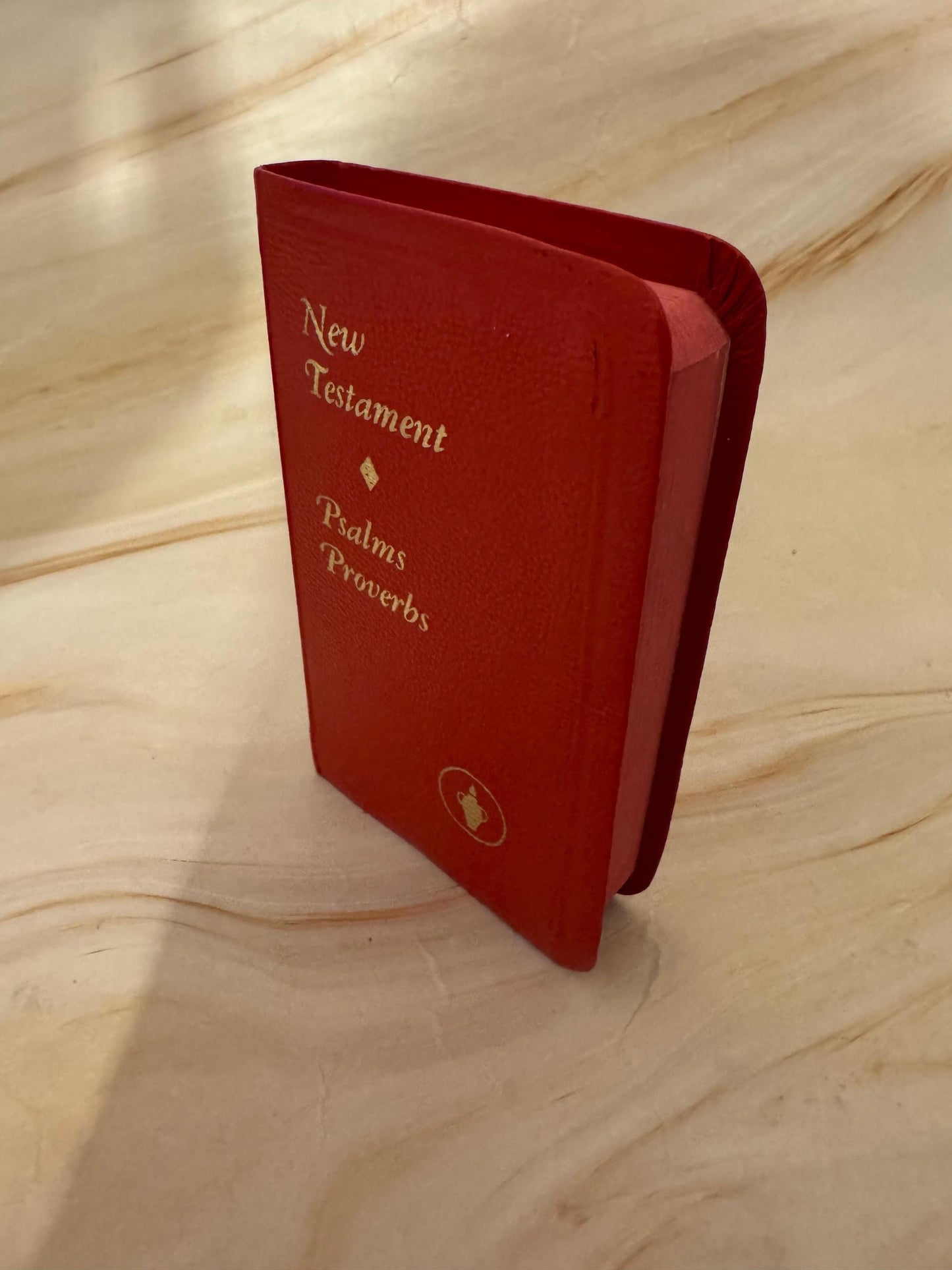 1976 Gideons Red Pocket New Testament, King James Version with Psalms and Proverbs - Ref x638