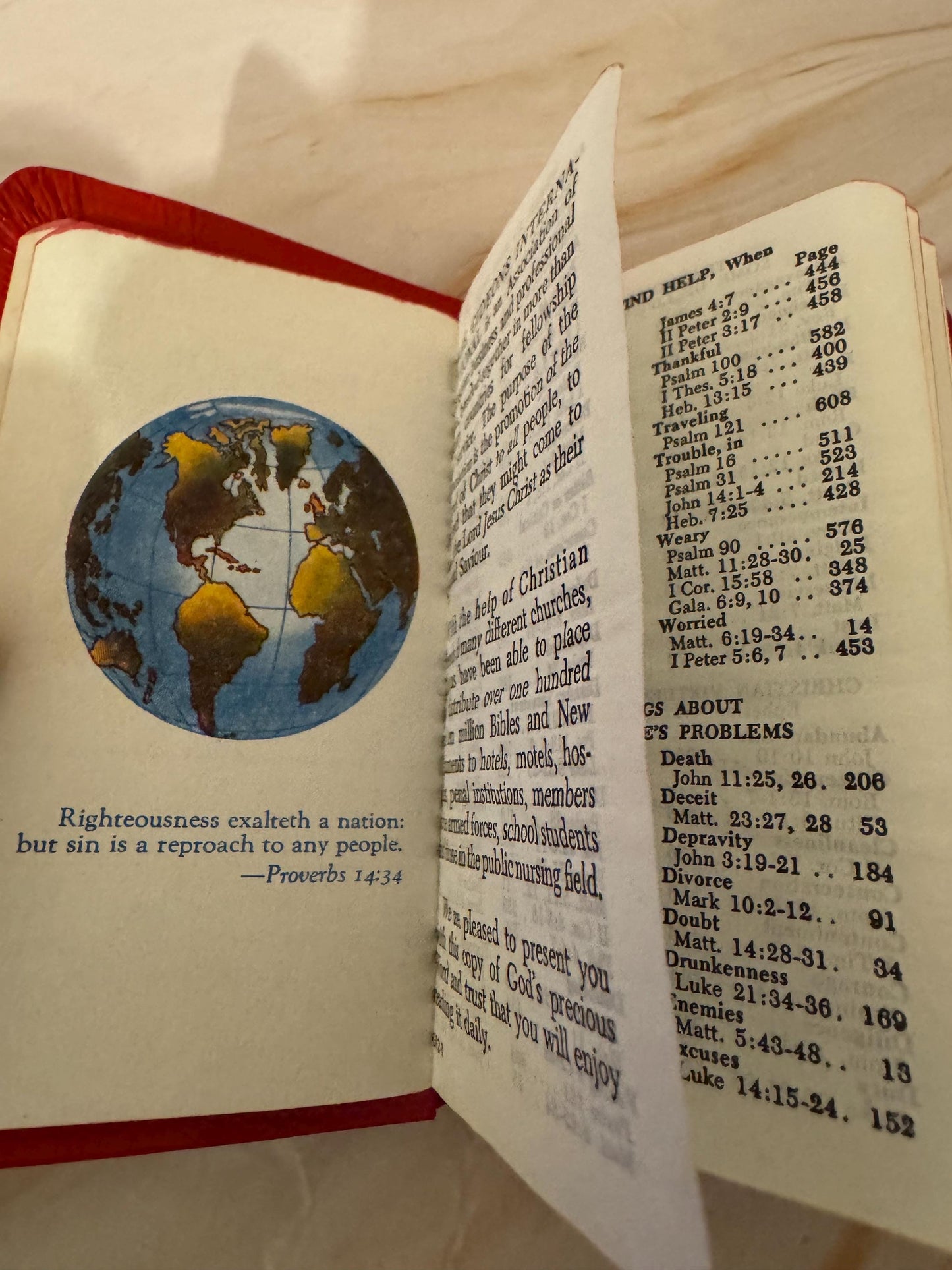 1976 Gideons Red Pocket New Testament, King James Version with Psalms and Proverbs - Ref x638