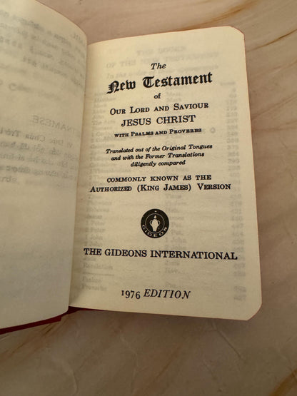 1976 Gideons Red Pocket New Testament, King James Version with Psalms and Proverbs - Ref x638