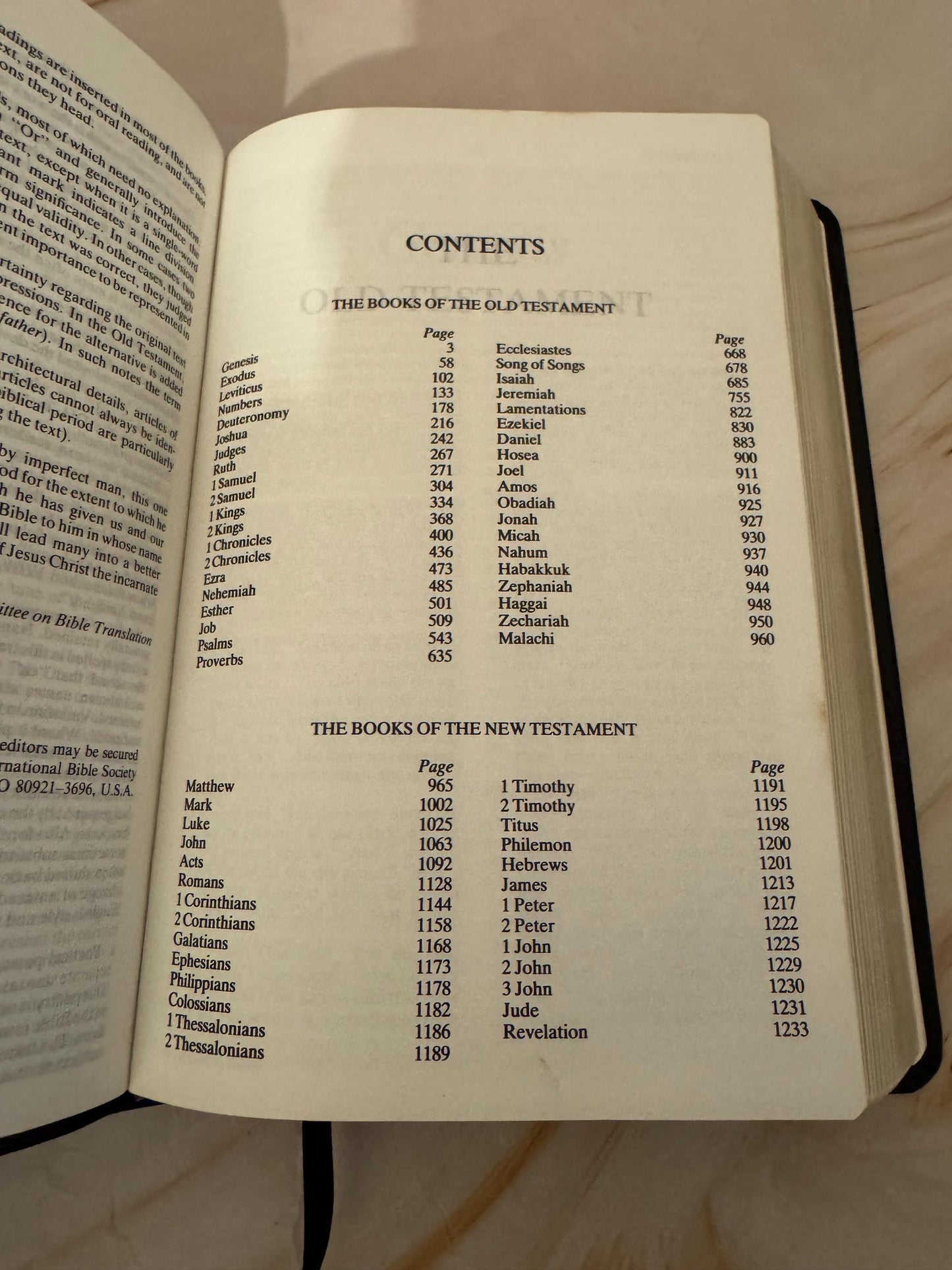 1995 NIV Holy Bible with Bible Guide, Black Leather New International Version Boxed Bible - Ref x637