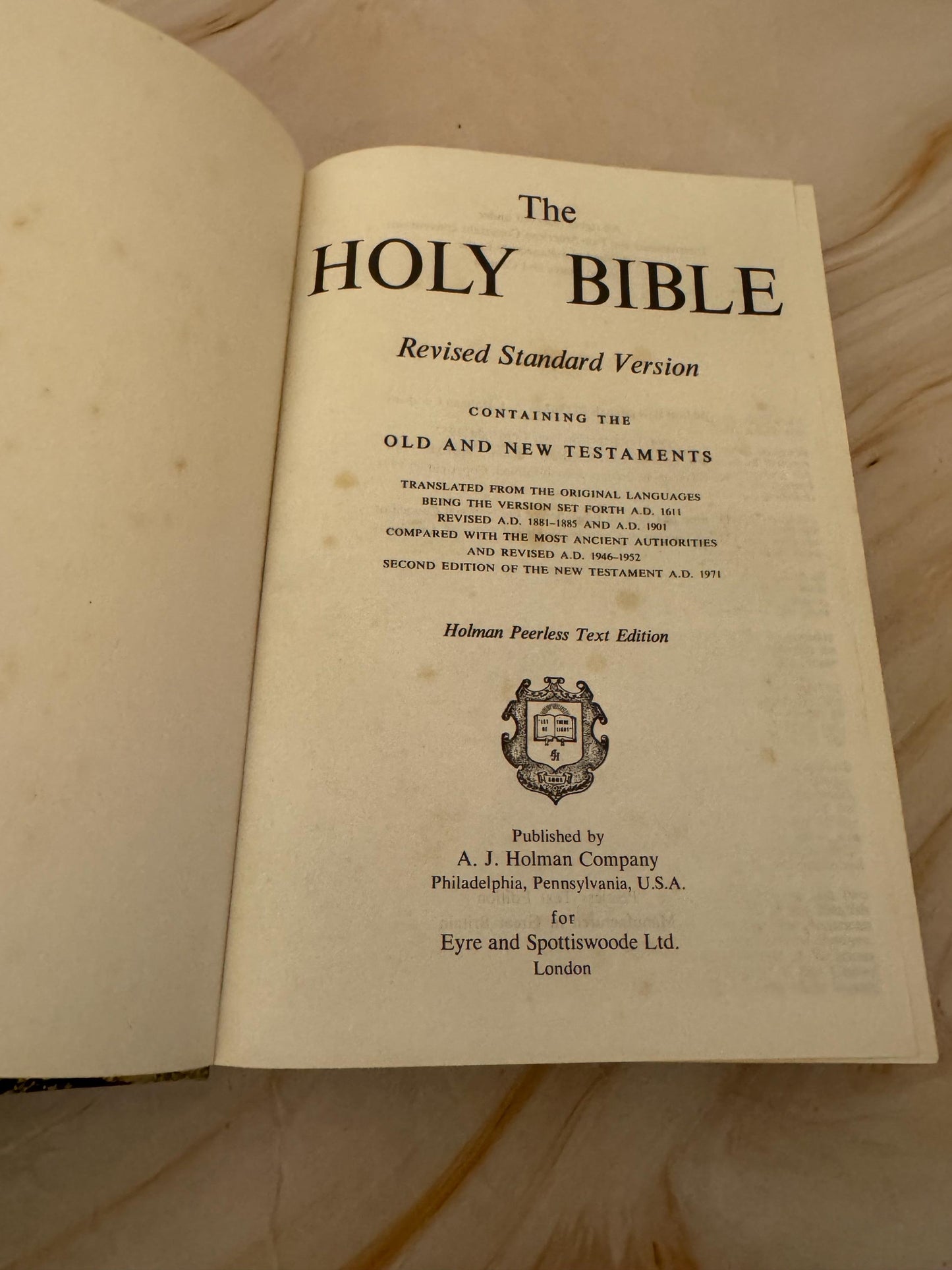 1971 Vintage RSV Holy Bible, Revised Standard Version Illustrated Bible - Ref x635