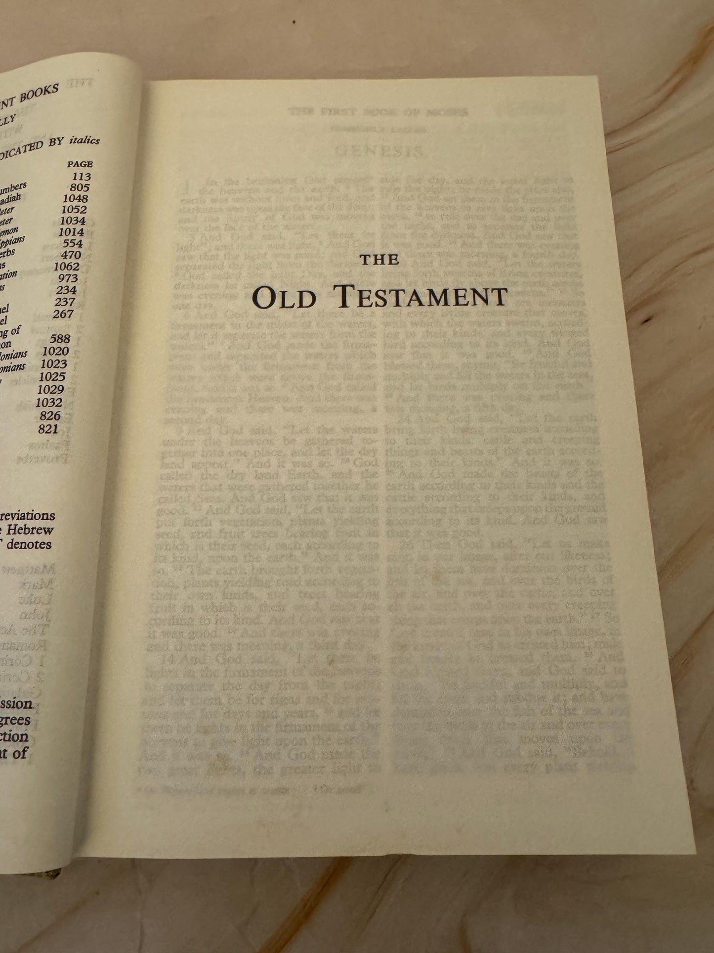 1971 Vintage RSV Holy Bible, Revised Standard Version Illustrated Bible - Ref x635