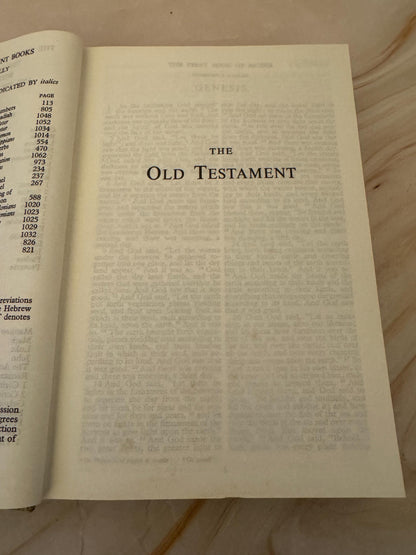 1971 Vintage RSV Holy Bible, Revised Standard Version Illustrated Bible - Ref x635