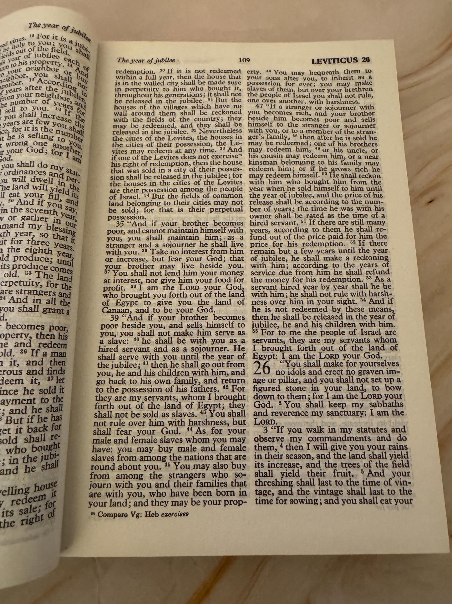 1971 Vintage RSV Holy Bible, Revised Standard Version Illustrated Bible - Ref x635