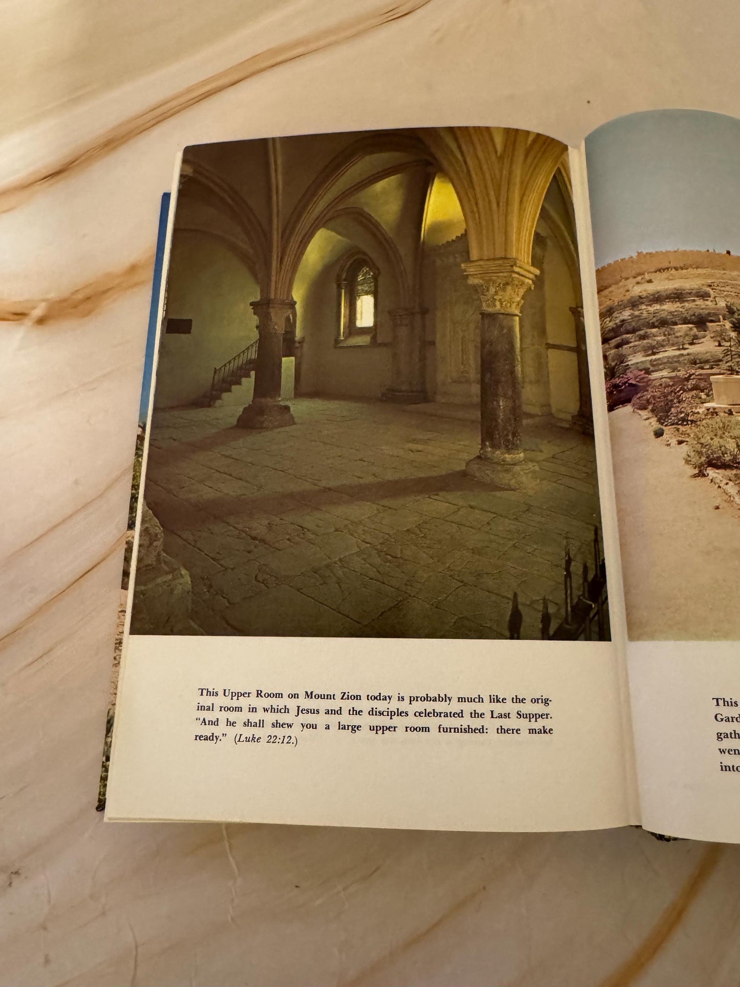 1971 Vintage RSV Holy Bible, Revised Standard Version Illustrated Bible - Ref x635