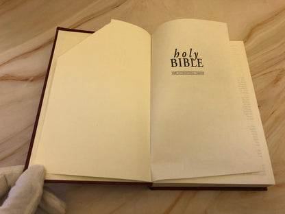 NIV Holy Bible 2001 Hardcover Christian Bible Modern Bible Gift Study Bible - (Ref x405)