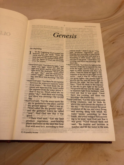 NIV Holy Bible 2001 Hardcover Christian Bible Modern Bible Gift Study Bible - (Ref x405)