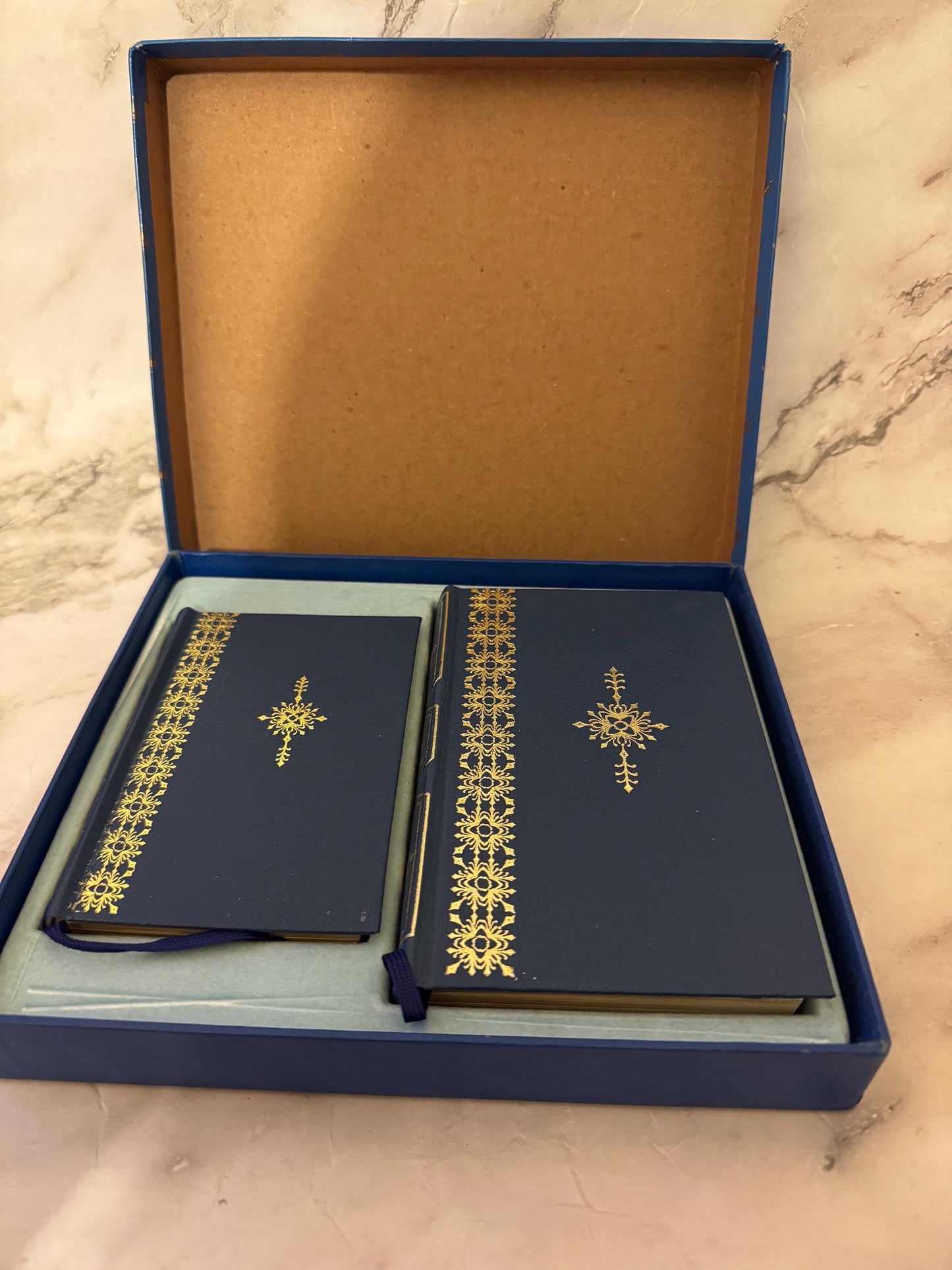 1940 Holy Bible & Common Prayer Set KJV – Leather Bound Boxed Gift- Ref X626