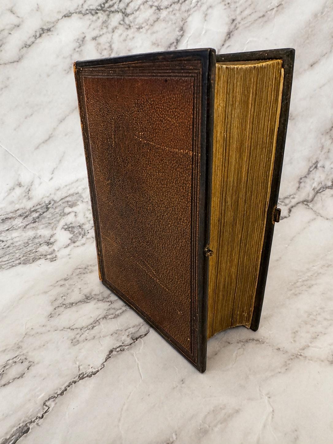 1872 Oxford KJV Holy Bible Leather Bound- Ref X615