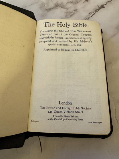 Antique Holy Bible Yapp Binding Early 1900s Leather Bound KJV Vintage Christian Bible Pocket - Ref x613