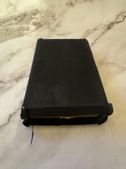 Antique Holy Bible Yapp Binding Early 1900s Leather Bound KJV Vintage Christian Bible Pocket - Ref x613