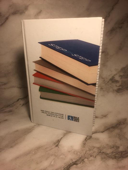 365 Daily Devotions Read the Bible in One Year - Ref x466