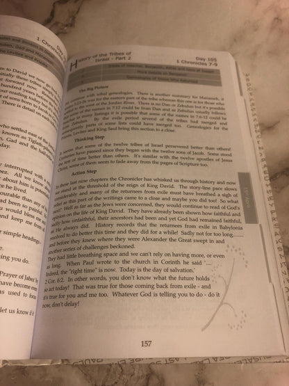 365 Daily Devotions Read the Bible in One Year - Ref x466