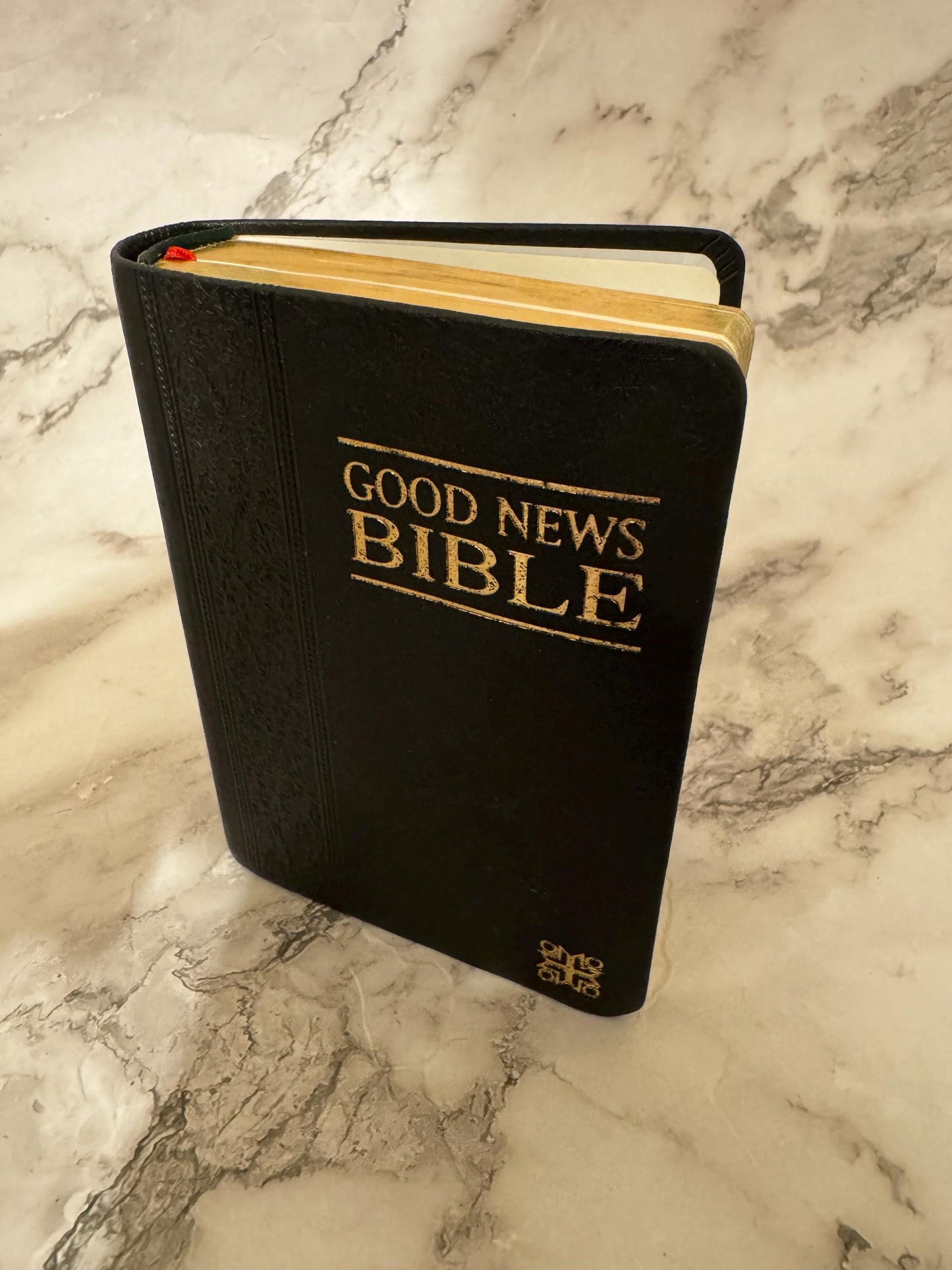 Good News Bible GNB Pocket Edition Compact Black Travel Bible Gold Edges - Ref x605