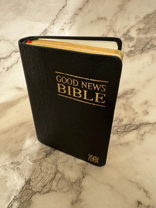 Good News Bible GNB Pocket Edition Compact Black Travel Bible Gold Edges - Ref x605