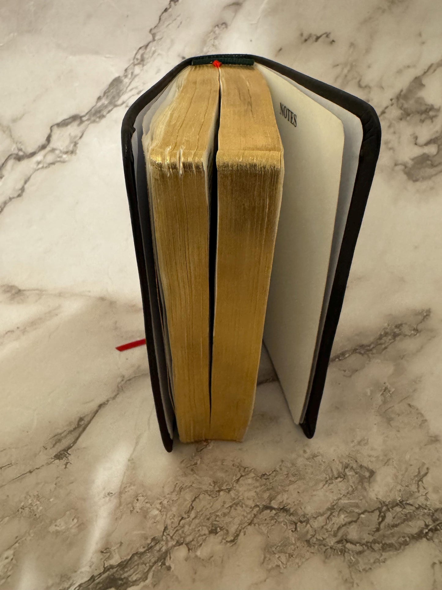 Good News Bible GNB Pocket Edition Compact Black Travel Bible Gold Edges - Ref x605