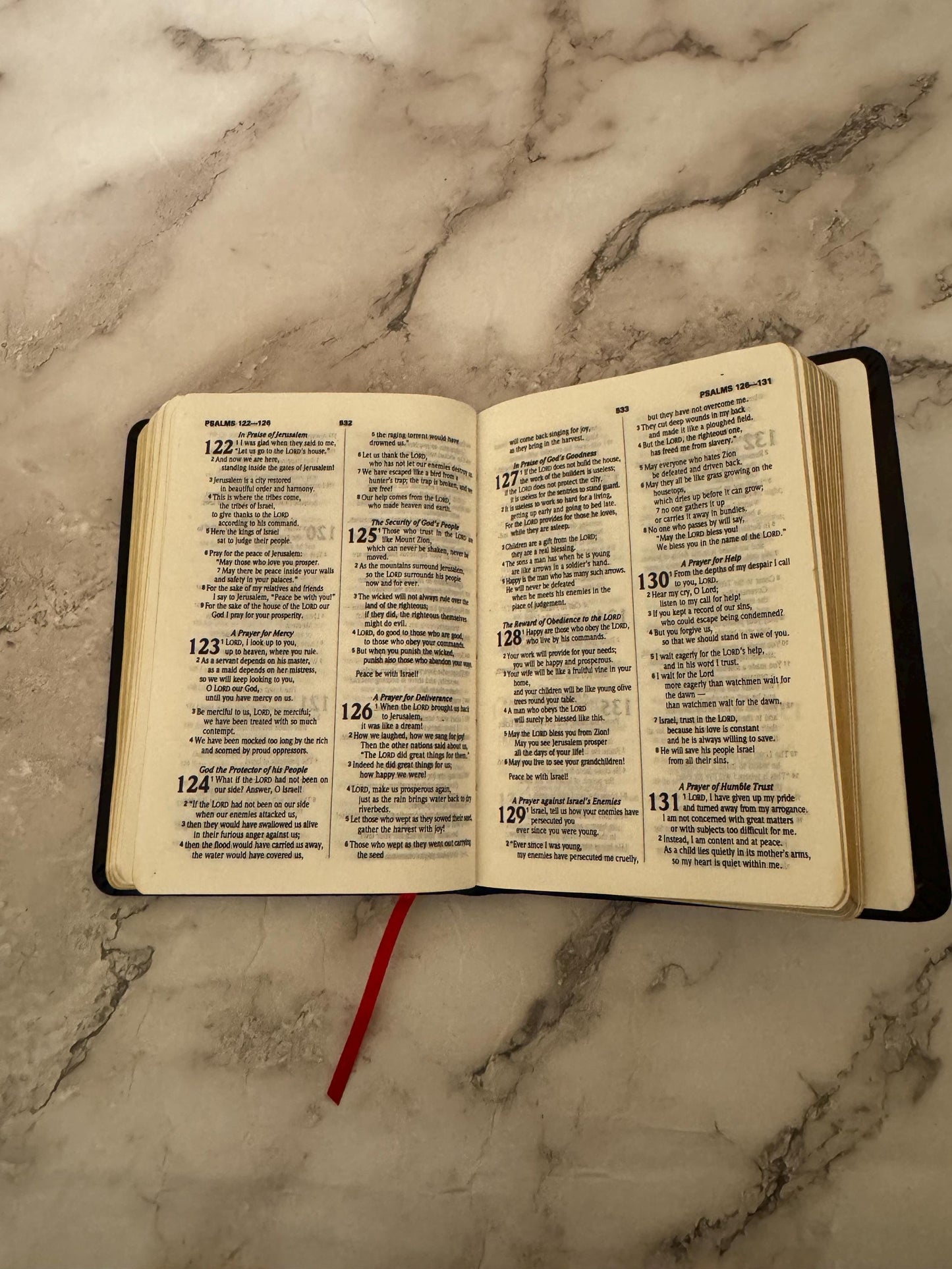 Good News Bible GNB Pocket Edition Compact Black Travel Bible Gold Edges - Ref x605