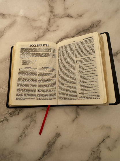Good News Bible GNB Pocket Edition Compact Black Travel Bible Gold Edges - Ref x605