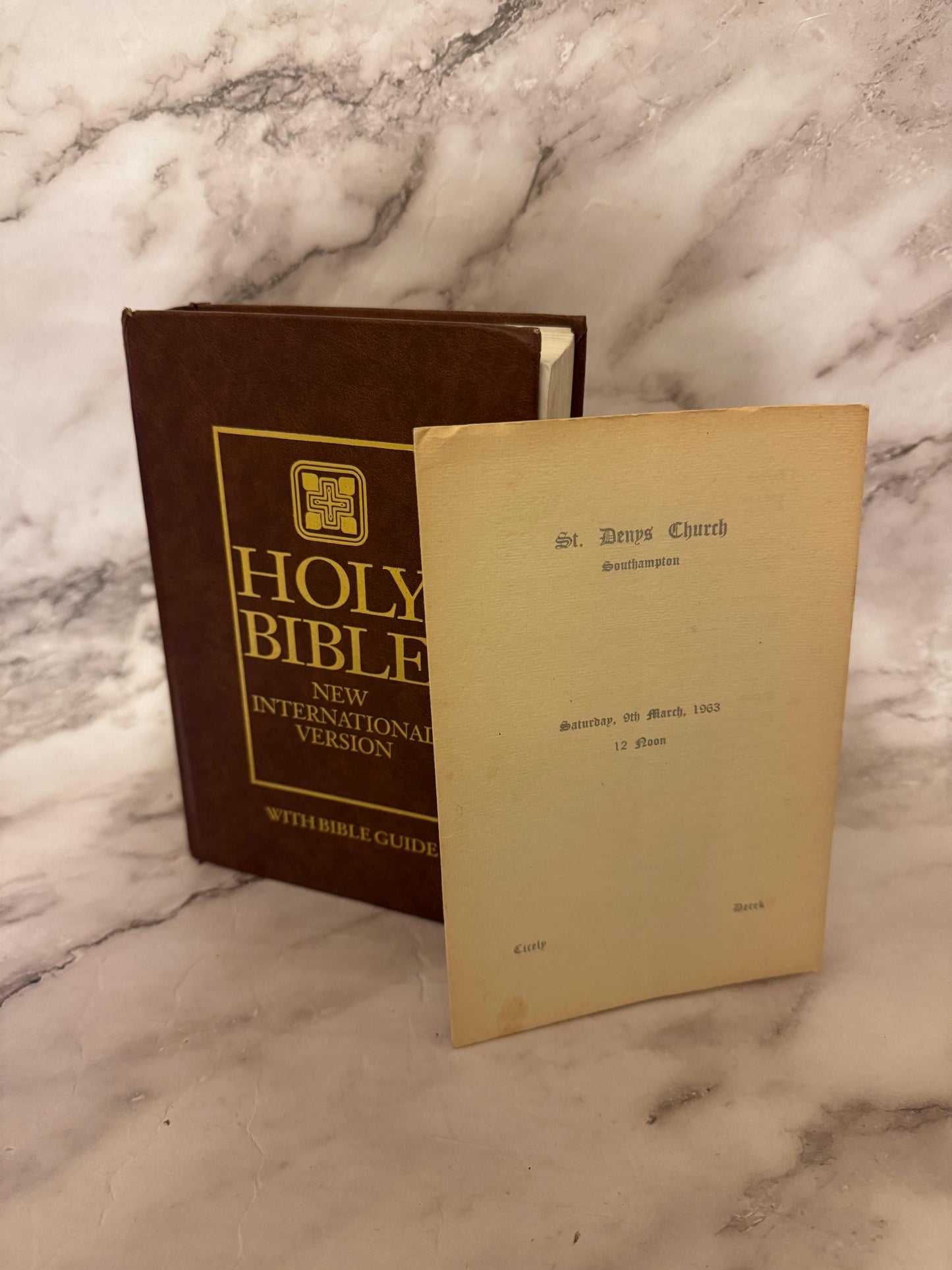 1994 NIV Bible with 1963 Church Wedding Pamphlet Vintage Christian Keepsake Gift - Ref x582