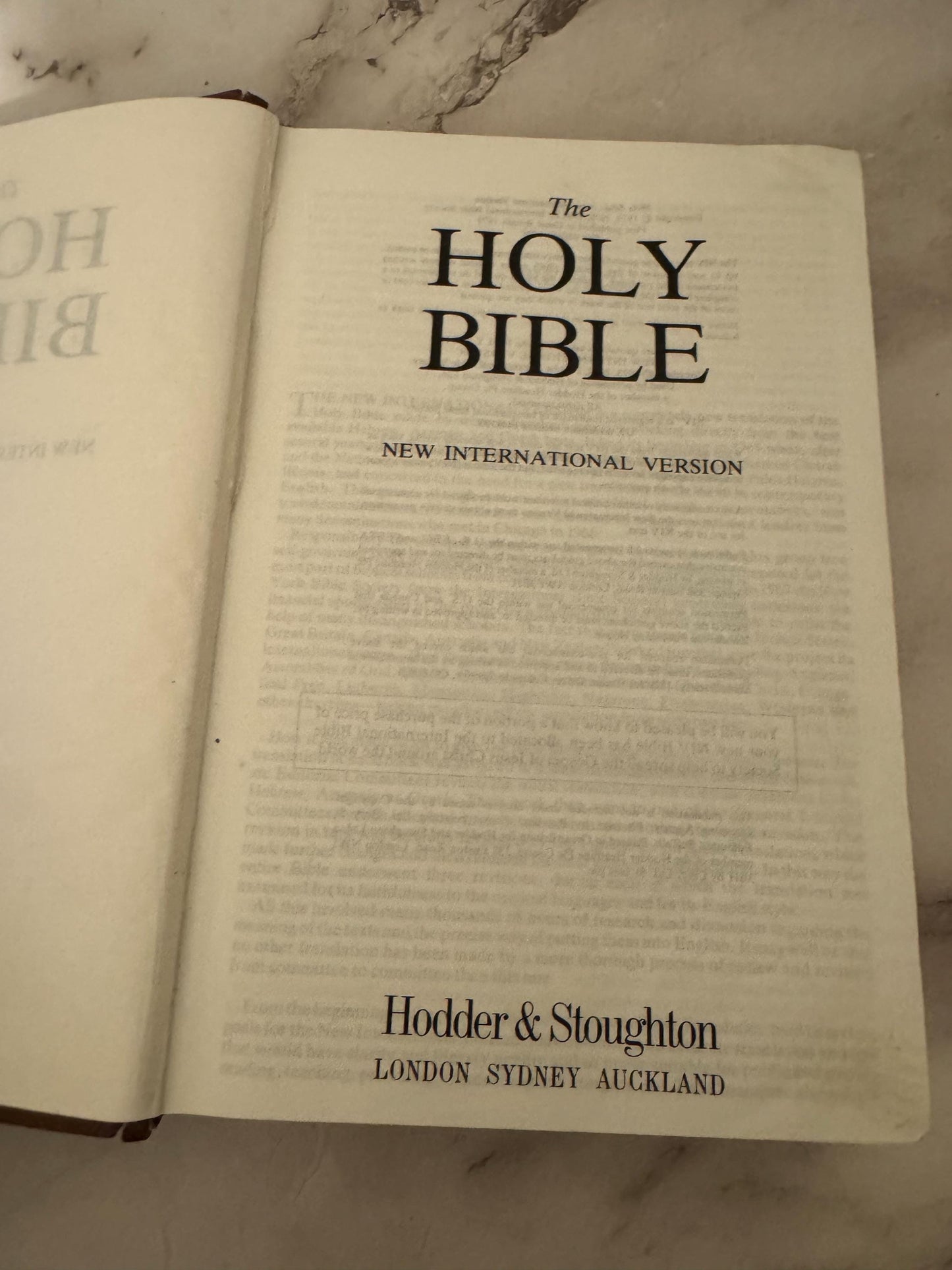 1994 NIV Bible with 1963 Church Wedding Pamphlet Vintage Christian Keepsake Gift - Ref x582