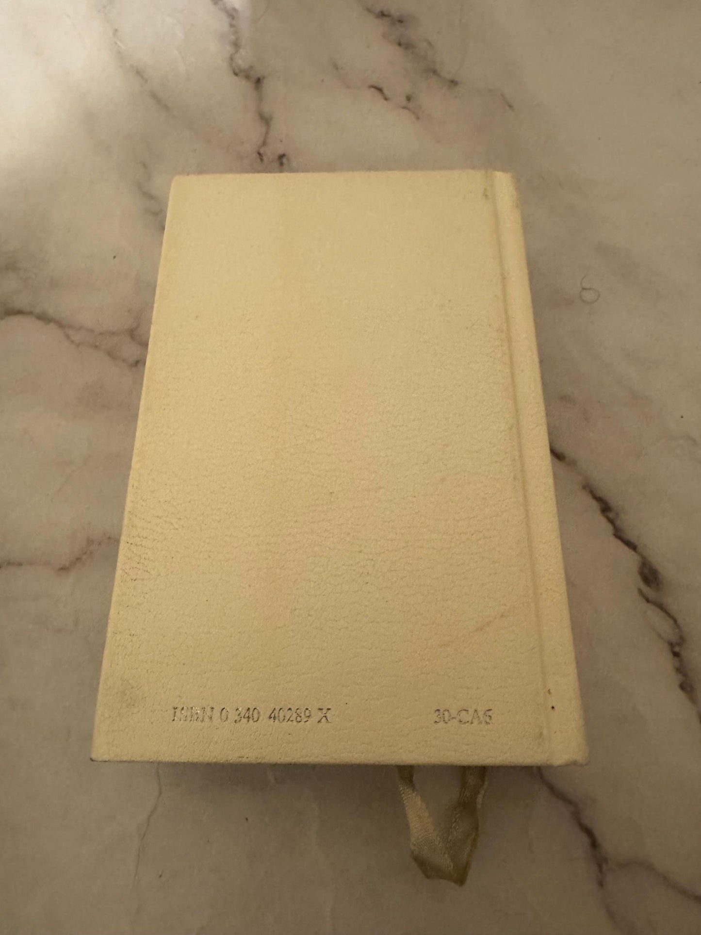 1989 White Vintage NIV Holy Bible – Baptism Presentation Gift – Personalised Keepsake Bible - Ref x599