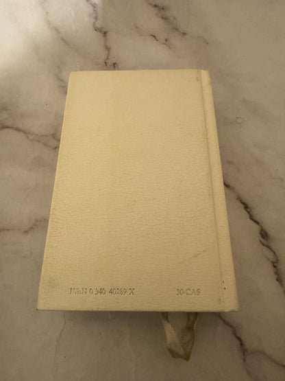 1989 White Vintage NIV Holy Bible – Baptism Presentation Gift – Personalised Keepsake Bible - Ref x599